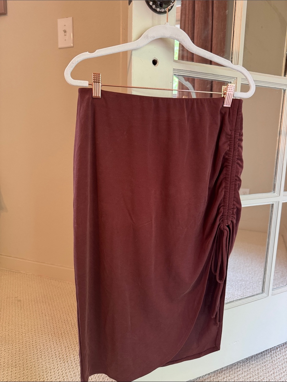 Ruched Side Pencil Skirt in Burgundy